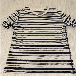 V neck T lulu t shirt